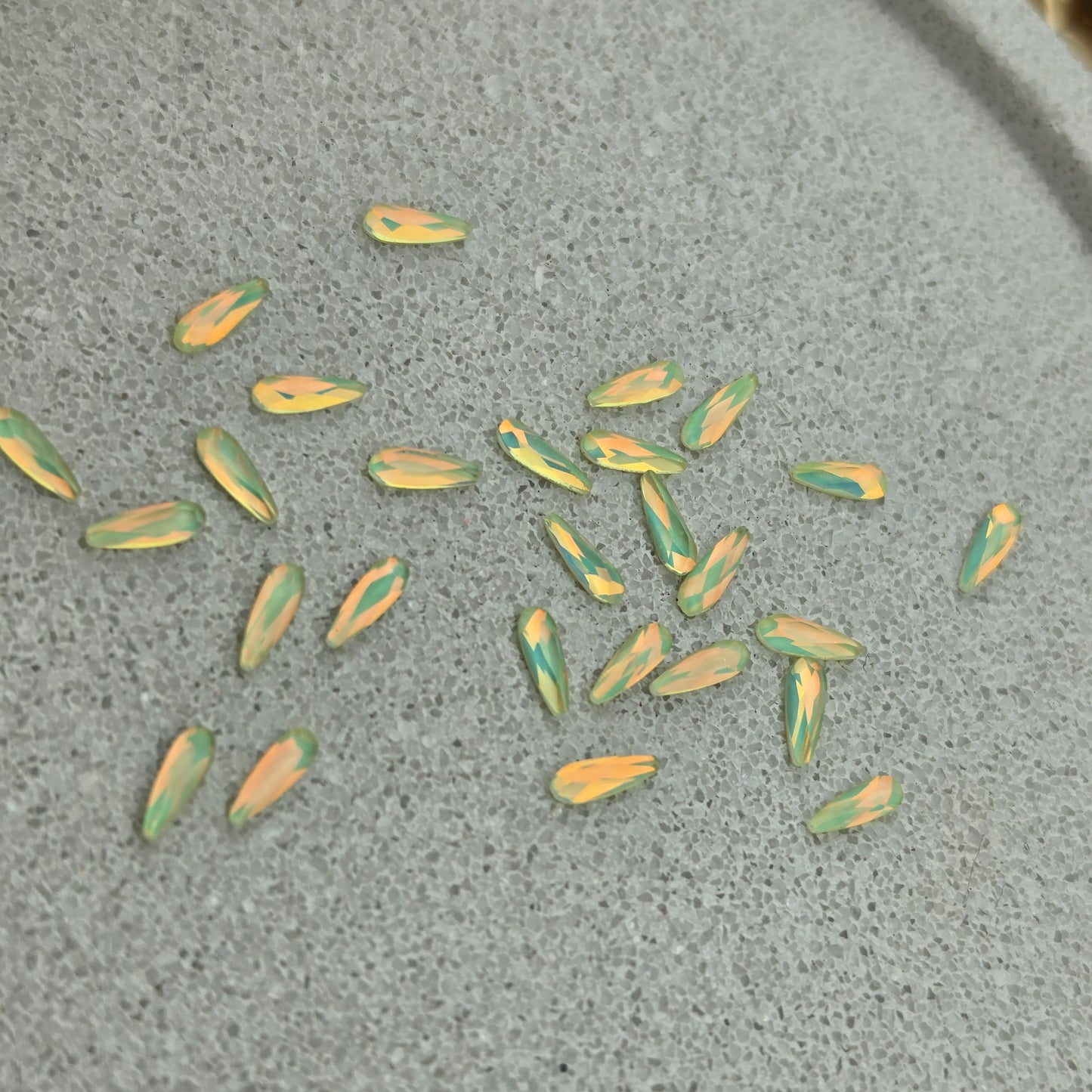 Mini goutte allongé