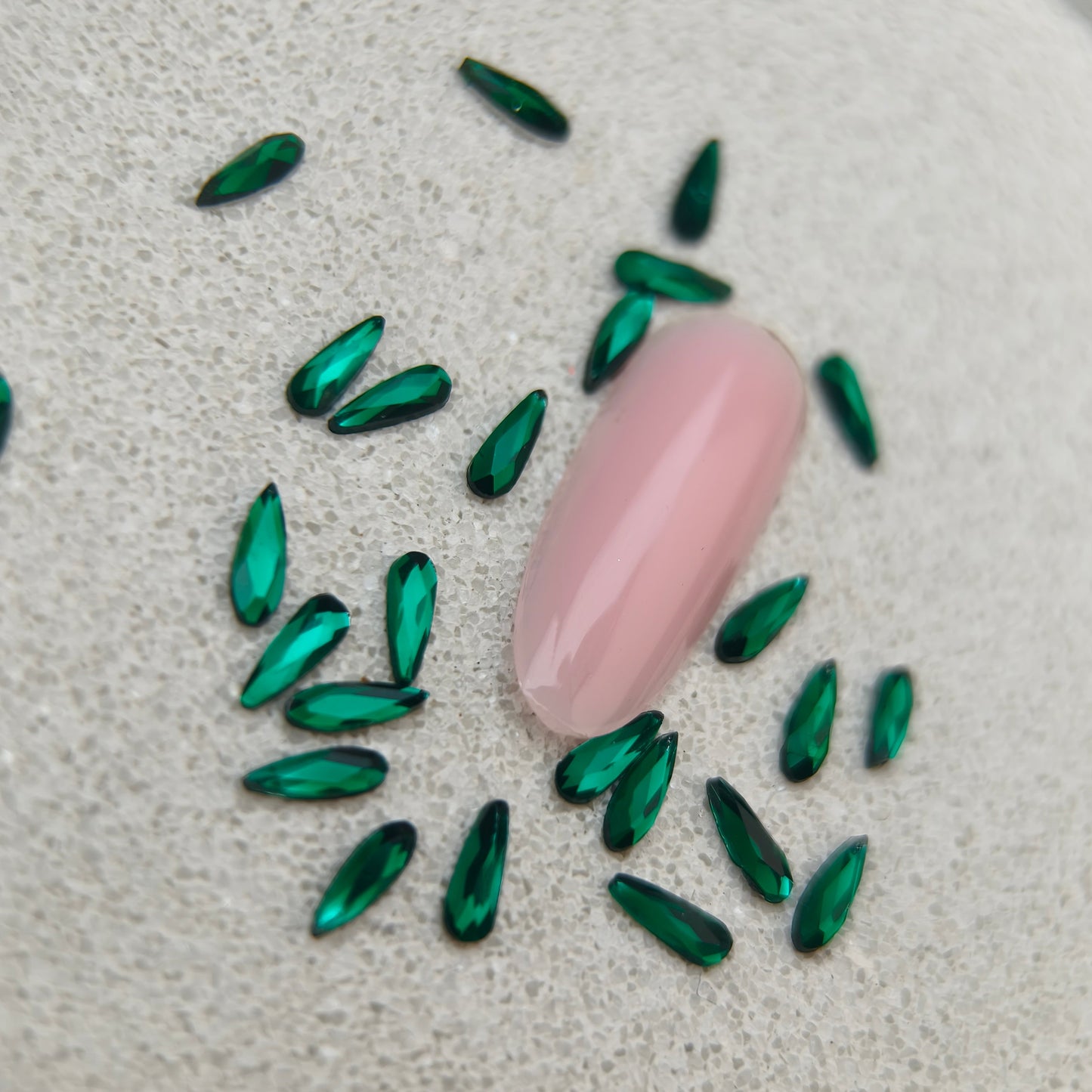 Mini goutte allongé