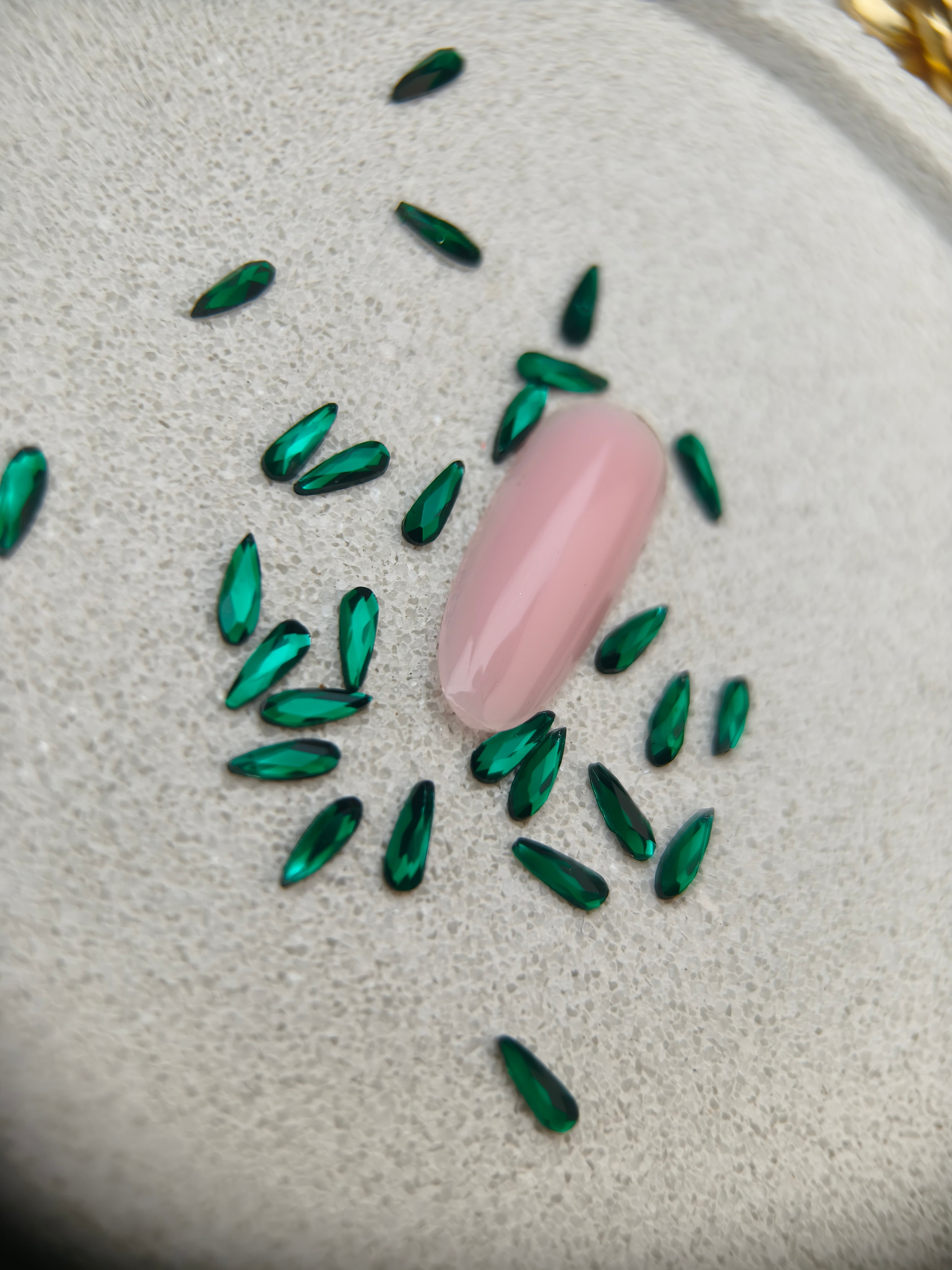 Mini goutte allongé