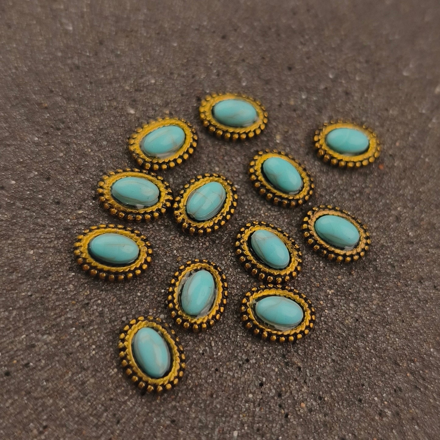 Oval turquoise gold 7x5mm