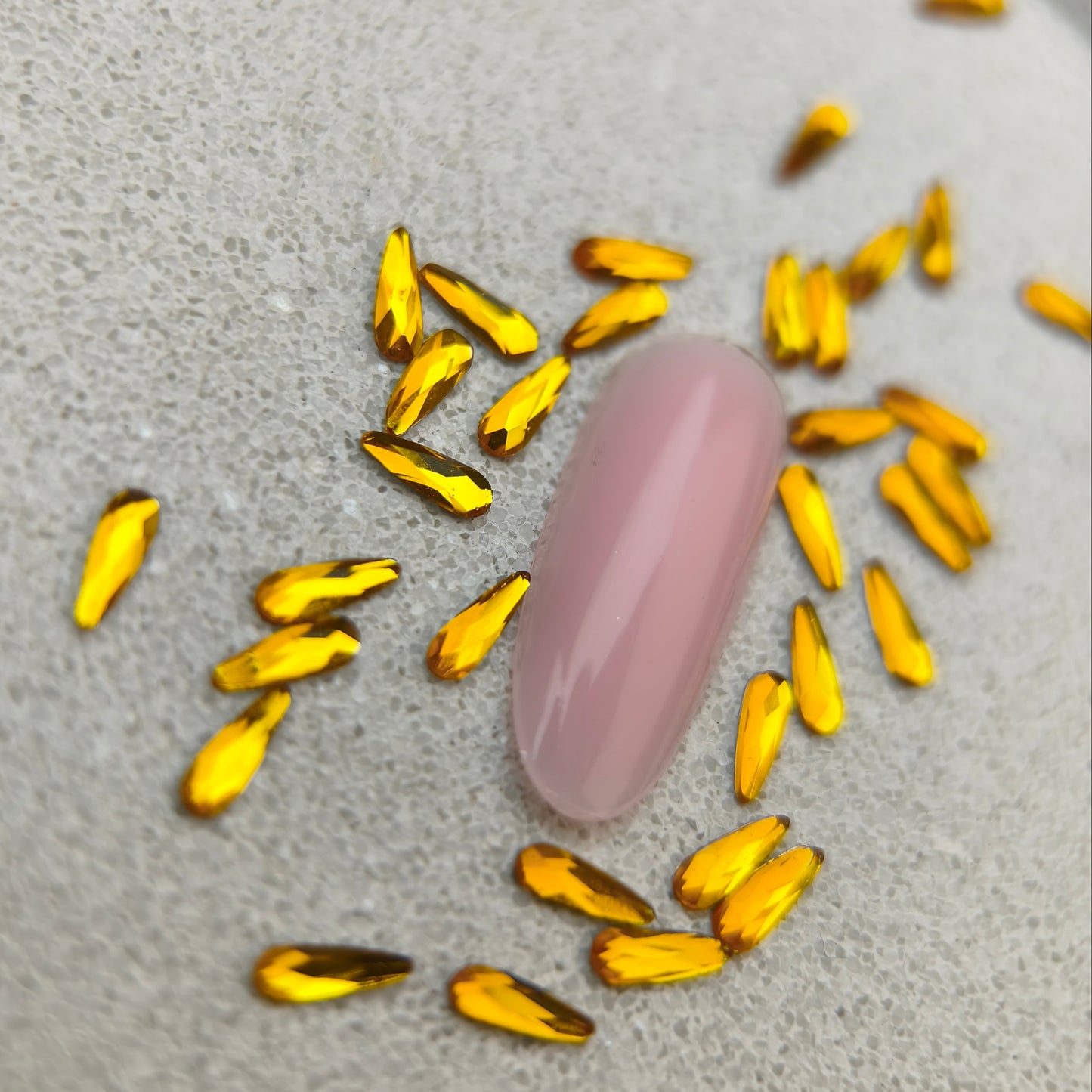 Mini goutte allongé