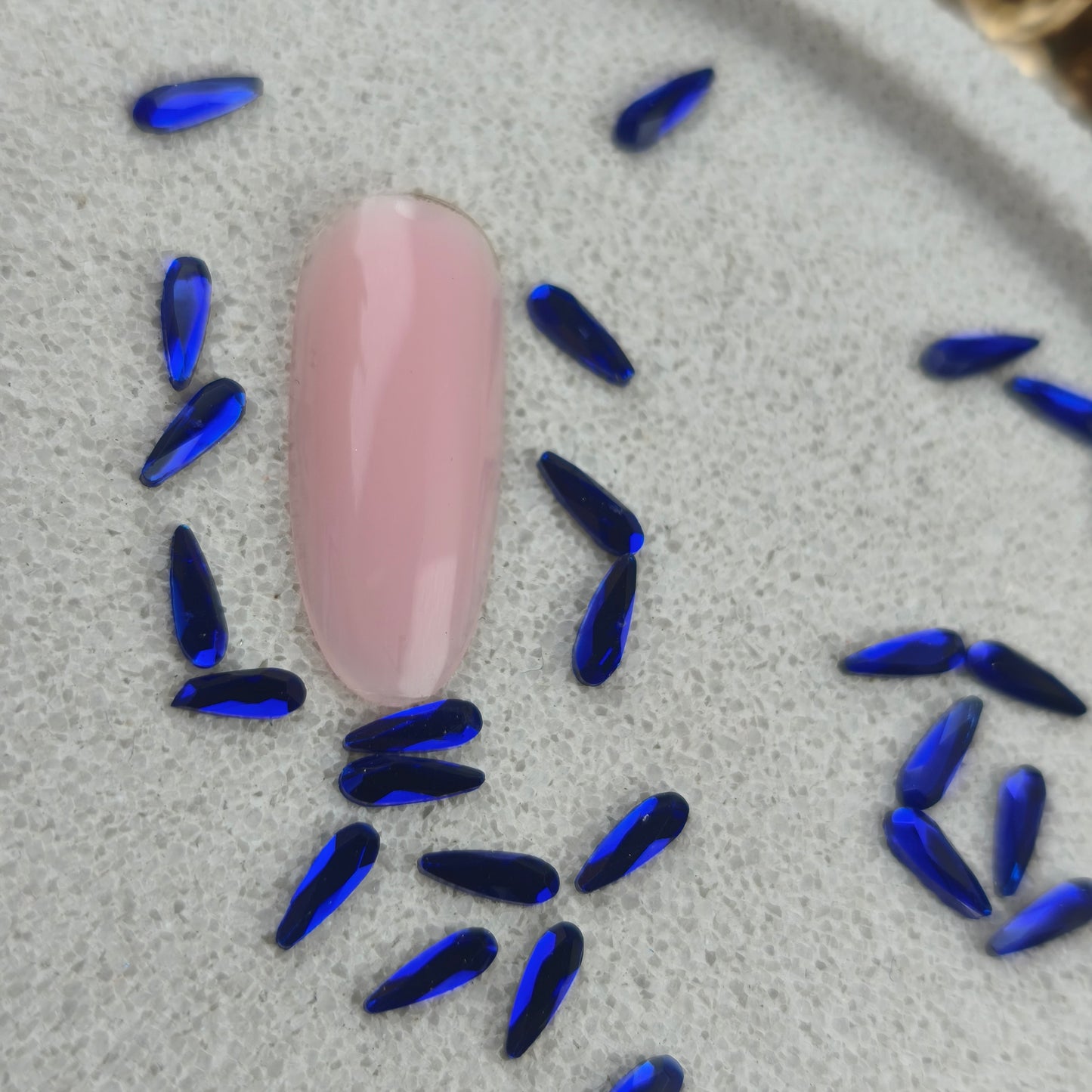 Mini goutte allongé