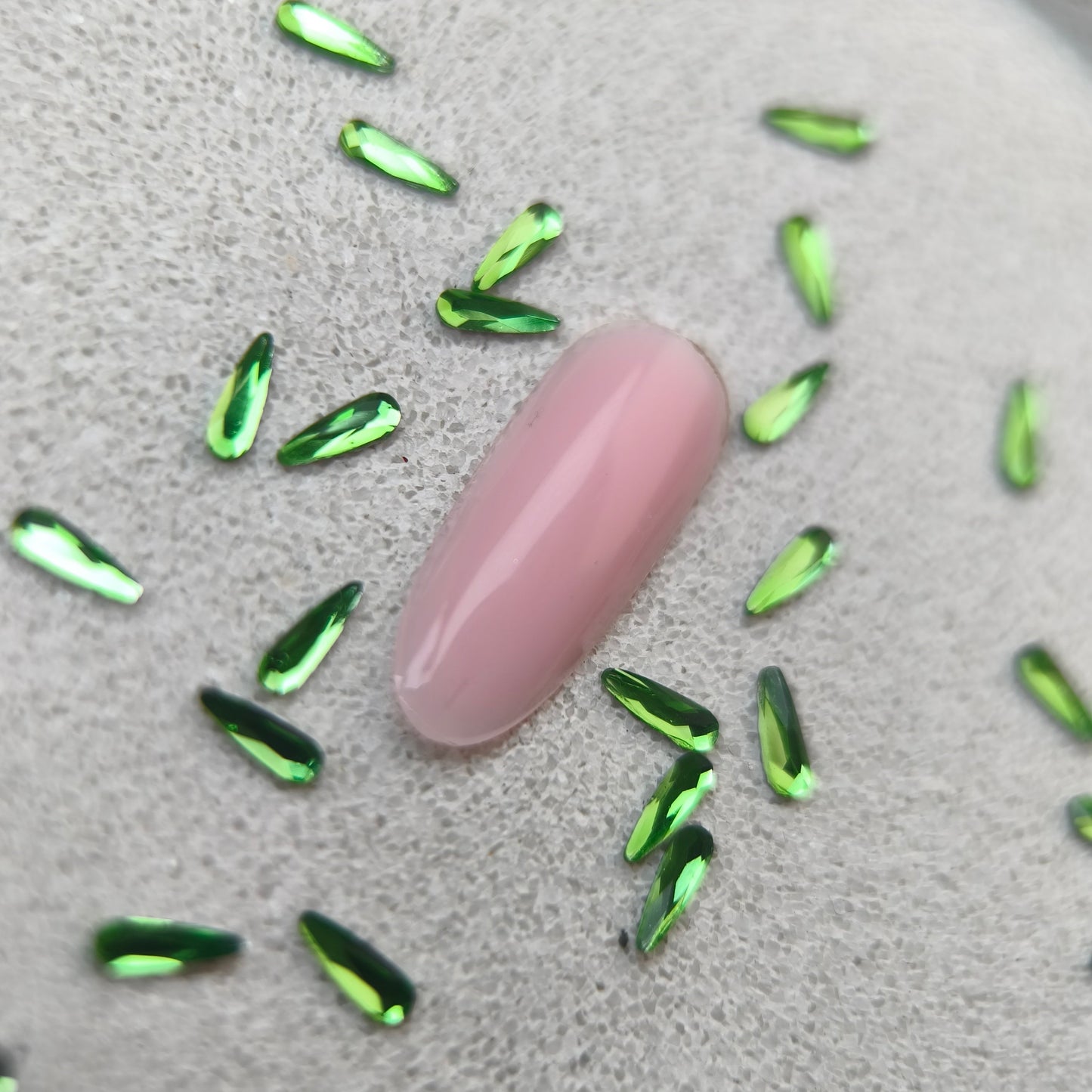 Mini goutte allongé