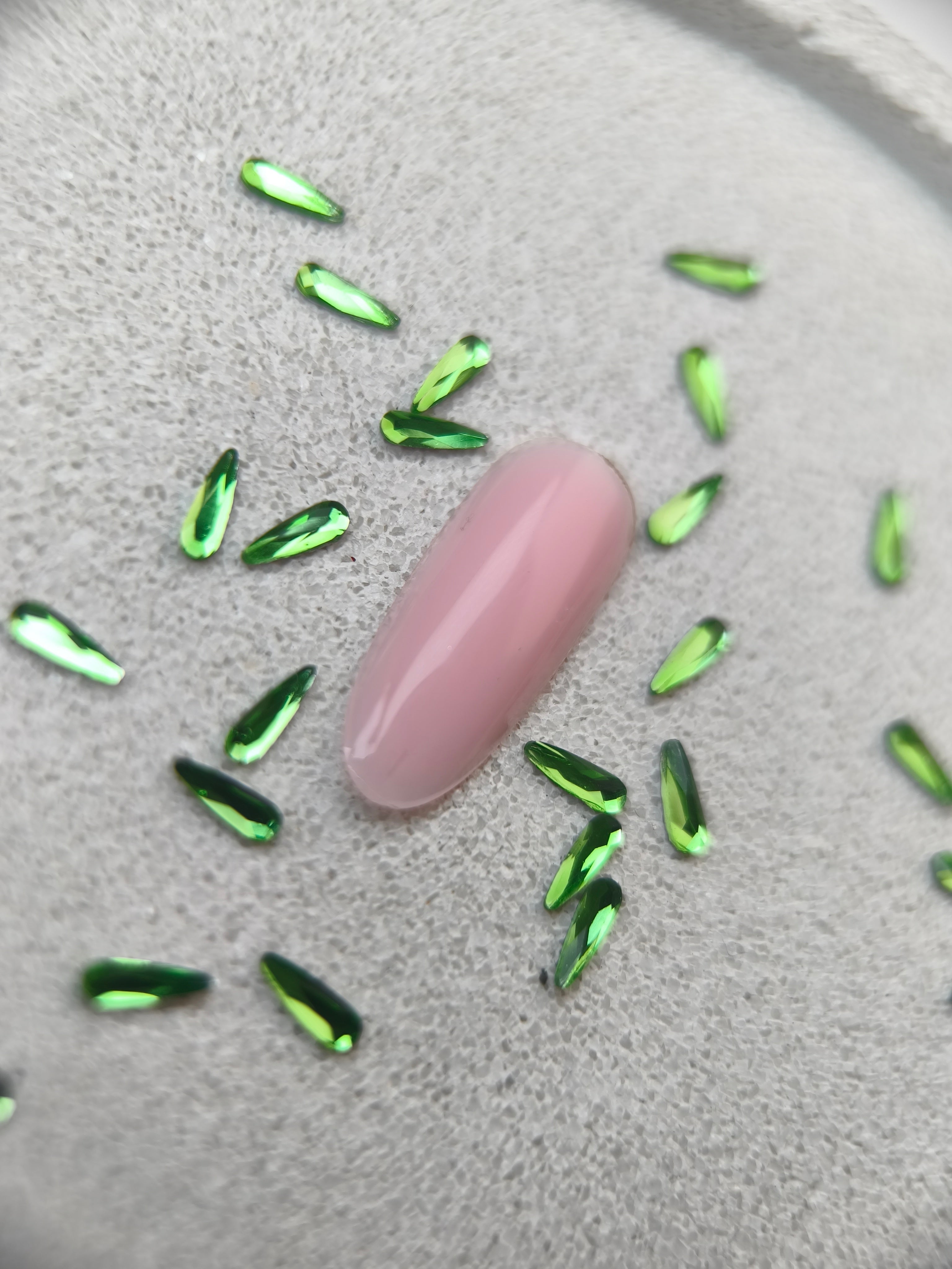 Mini goutte allongé