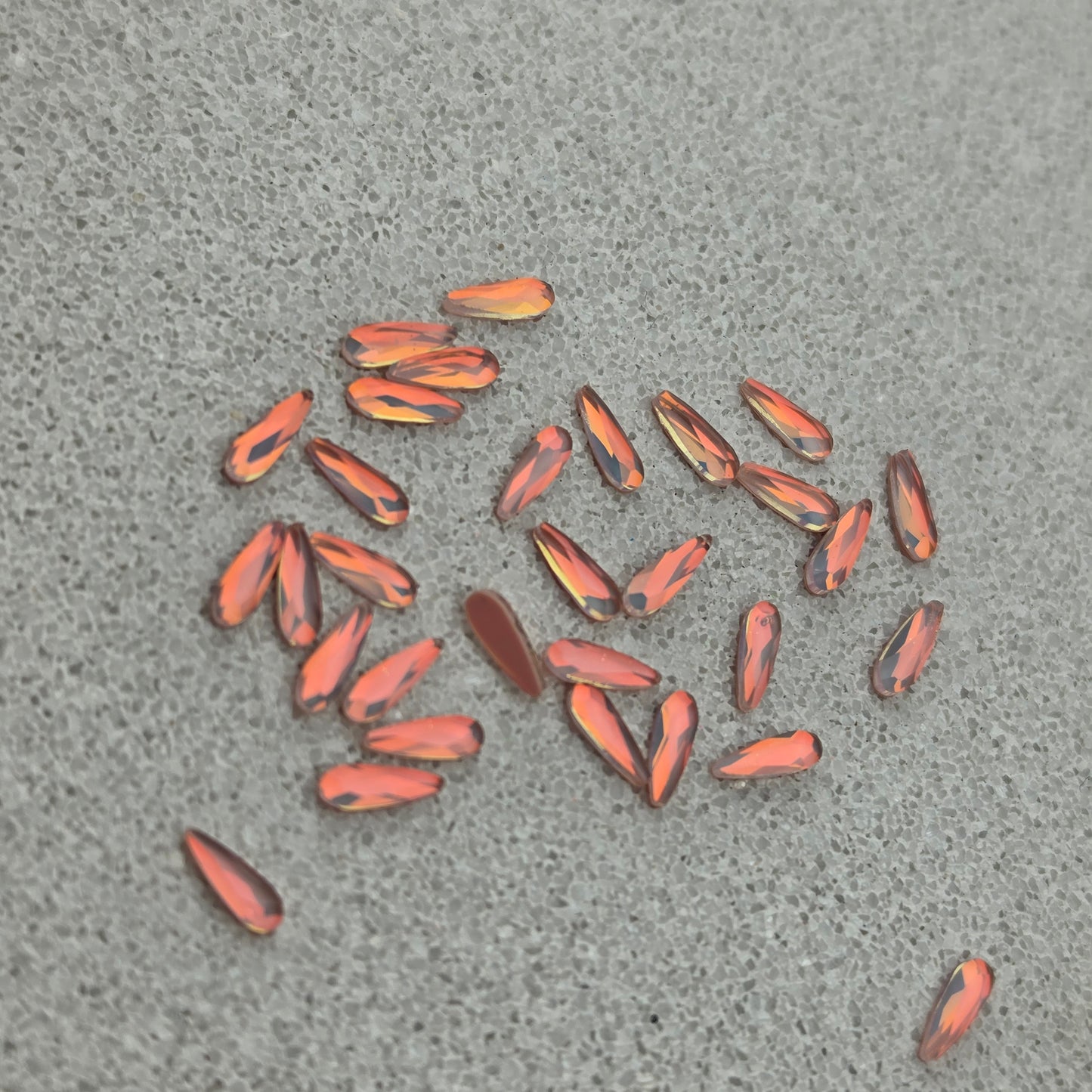 Mini goutte allongé