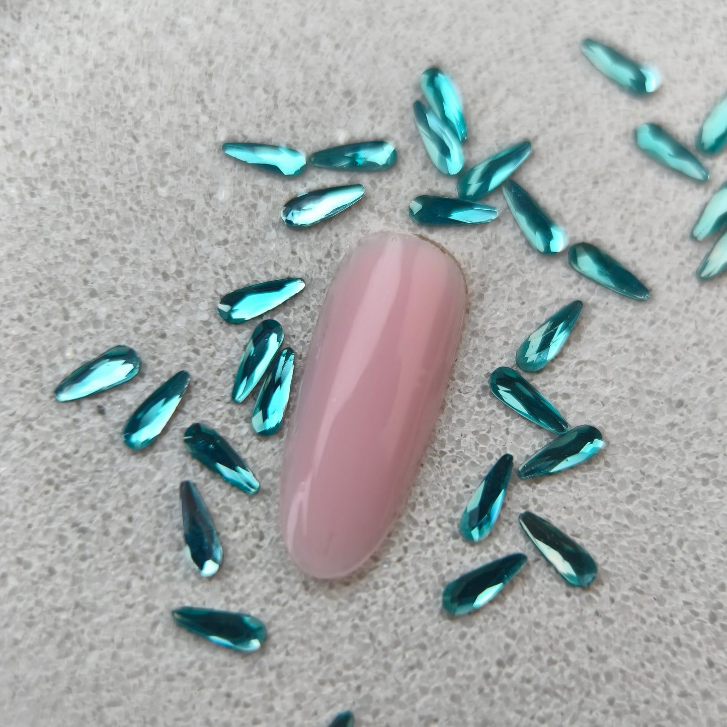 Mini goutte allongé
