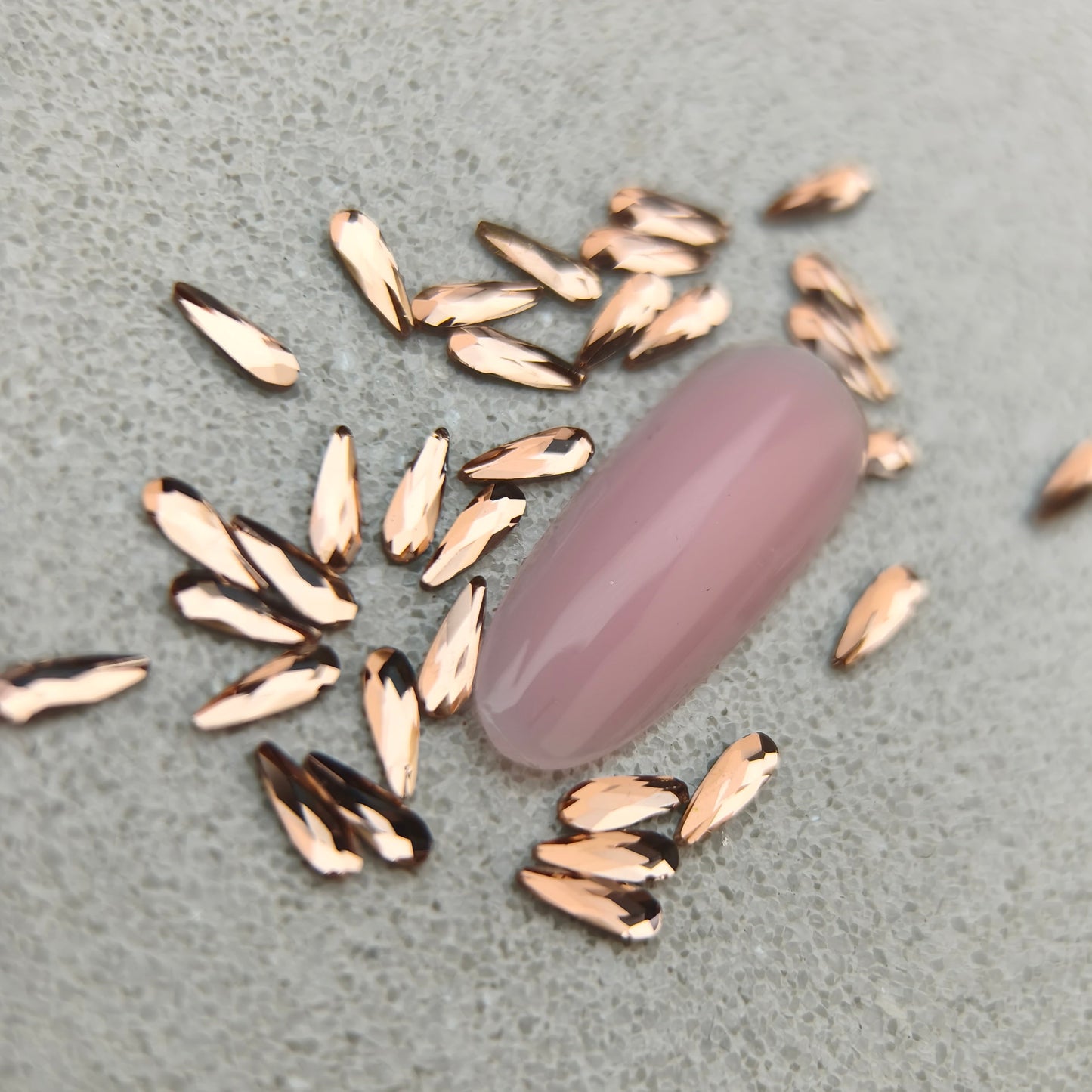 Mini goutte allongé