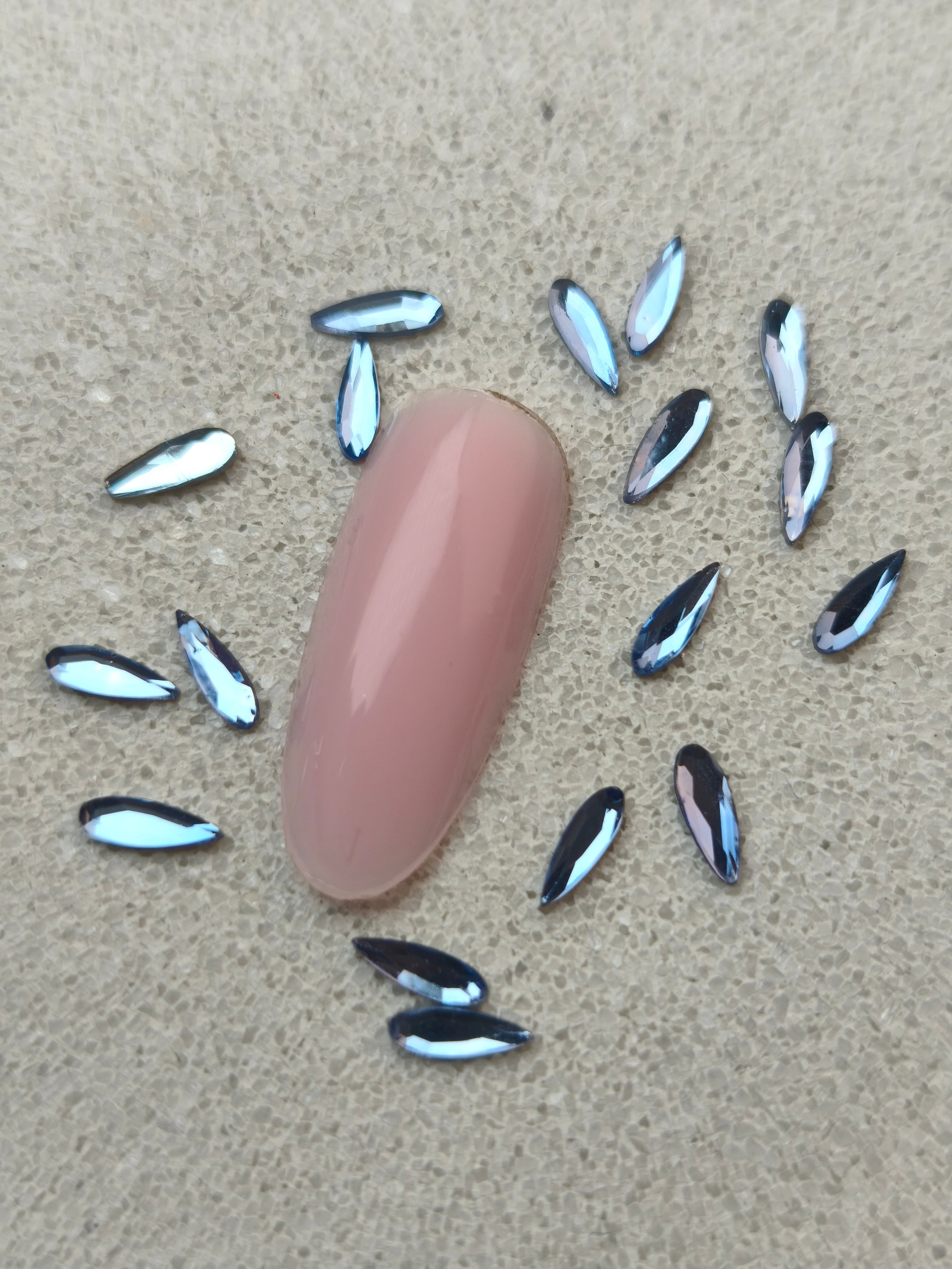 Mini goutte allongé