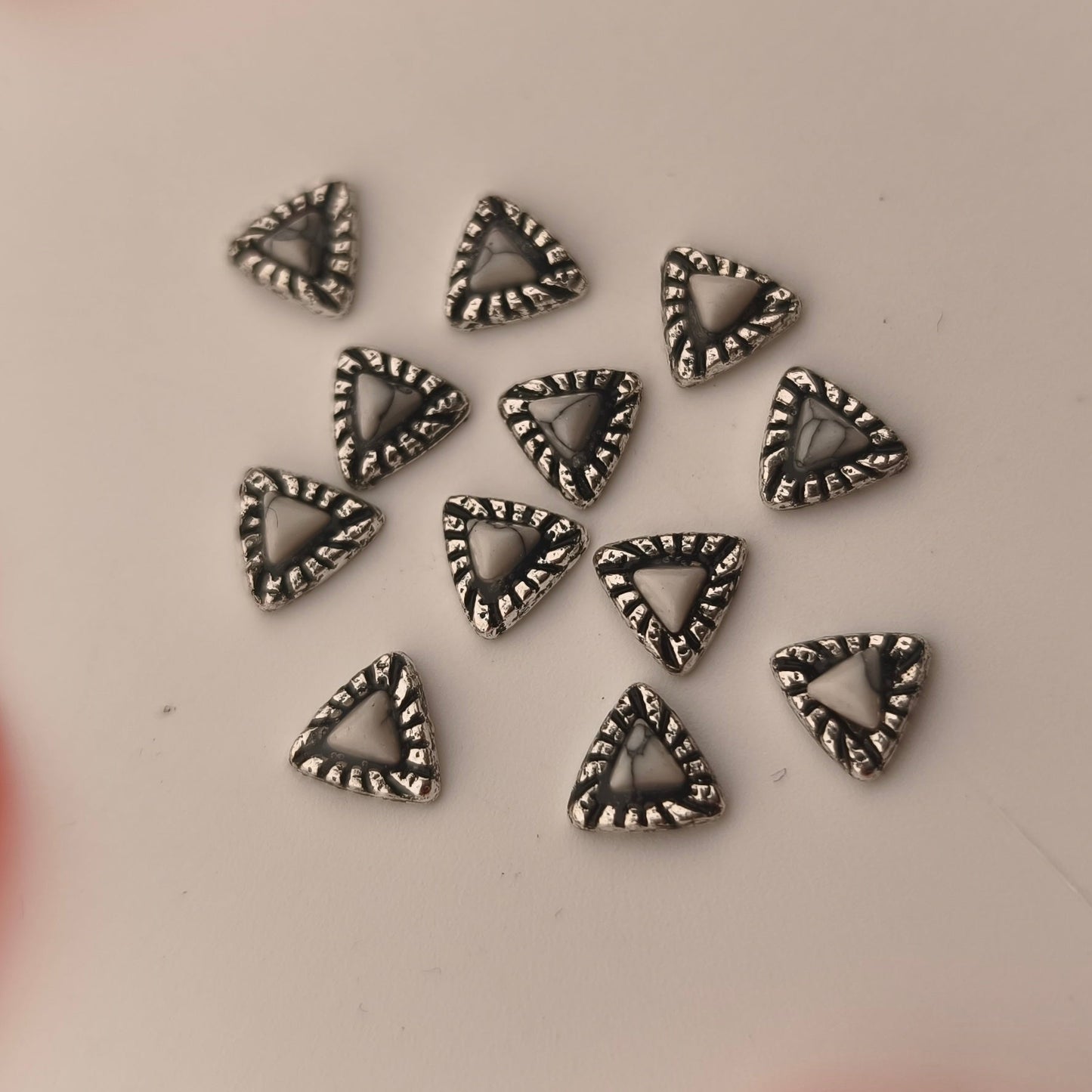 Triangle blanc silver 6x6mm